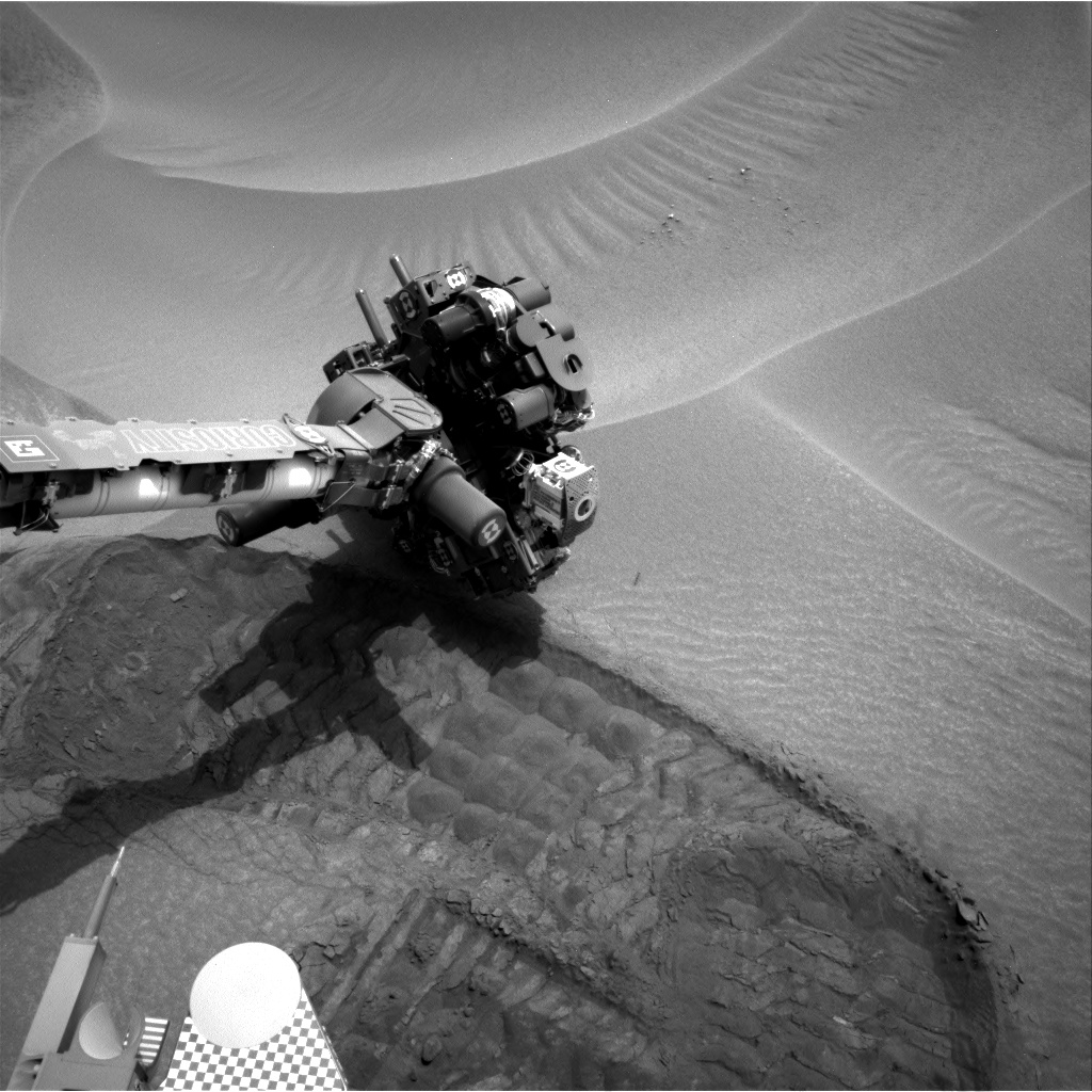 Nasa's Mars rover Curiosity acquired this image using its Right Navigation Camera on Sol 802, at drive 1140, site number 44