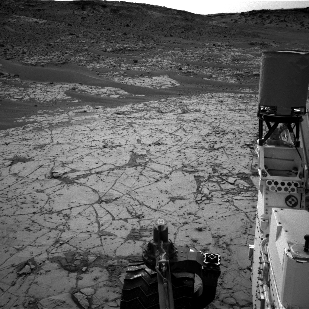 Nasa's Mars rover Curiosity acquired this image using its Left Navigation Camera on Sol 807, at drive 1432, site number 44