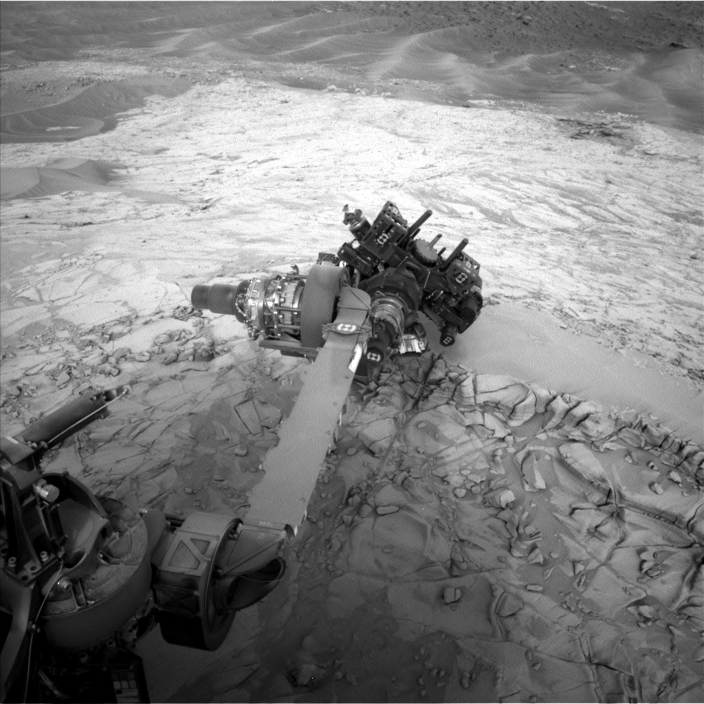 Nasa's Mars rover Curiosity acquired this image using its Left Navigation Camera on Sol 815, at drive 1546, site number 44