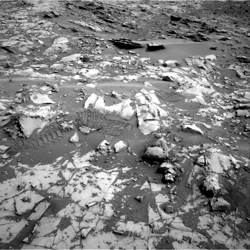 Nasa's Mars rover Curiosity acquired this image using its Right Navigation Camera on Sol 826, at drive 2008, site number 44