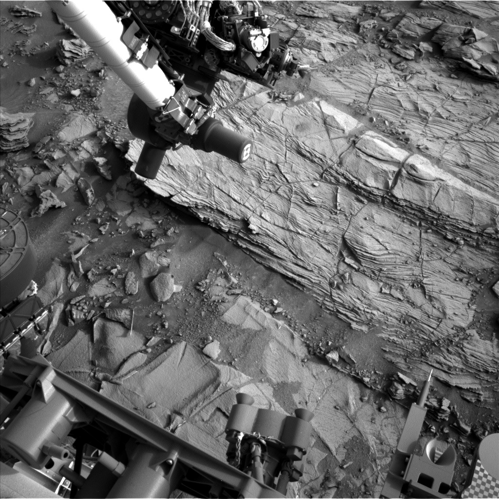 Nasa's Mars rover Curiosity acquired this image using its Left Navigation Camera on Sol 830, at drive 2062, site number 44