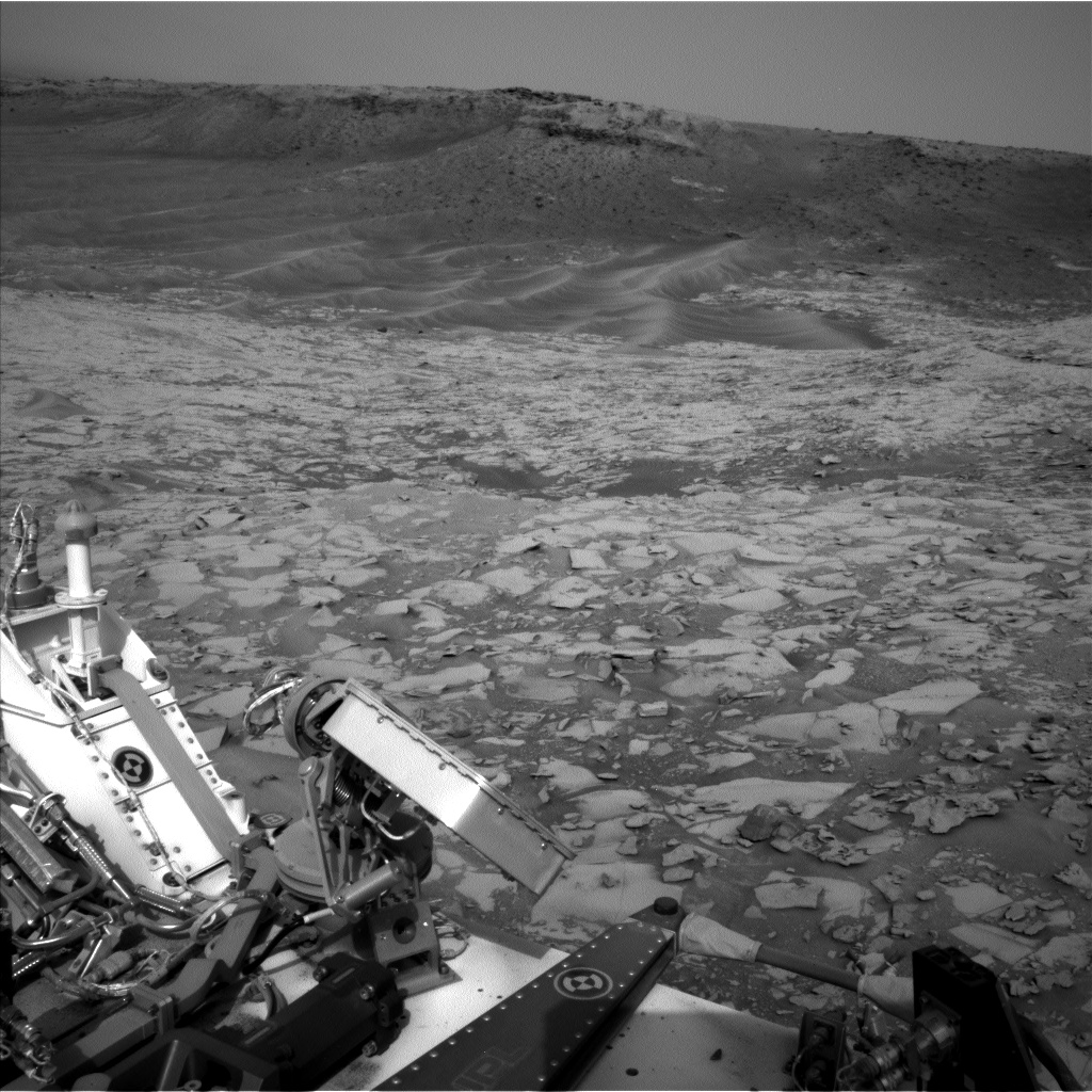 Nasa's Mars rover Curiosity acquired this image using its Left Navigation Camera on Sol 831, at drive 2062, site number 44