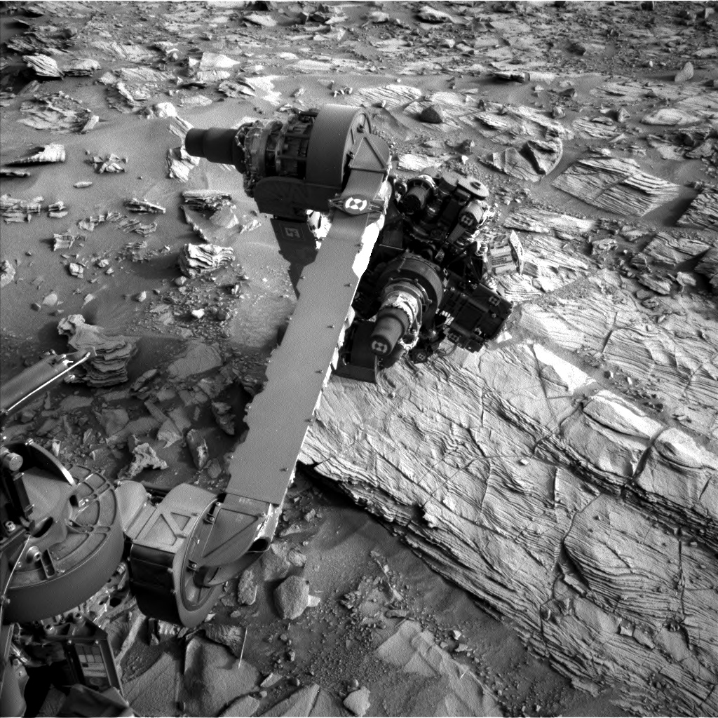 Nasa's Mars rover Curiosity acquired this image using its Left Navigation Camera on Sol 833, at drive 2062, site number 44