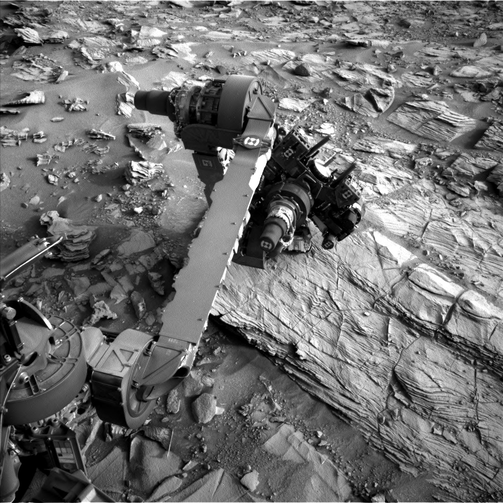 Nasa's Mars rover Curiosity acquired this image using its Left Navigation Camera on Sol 833, at drive 2062, site number 44
