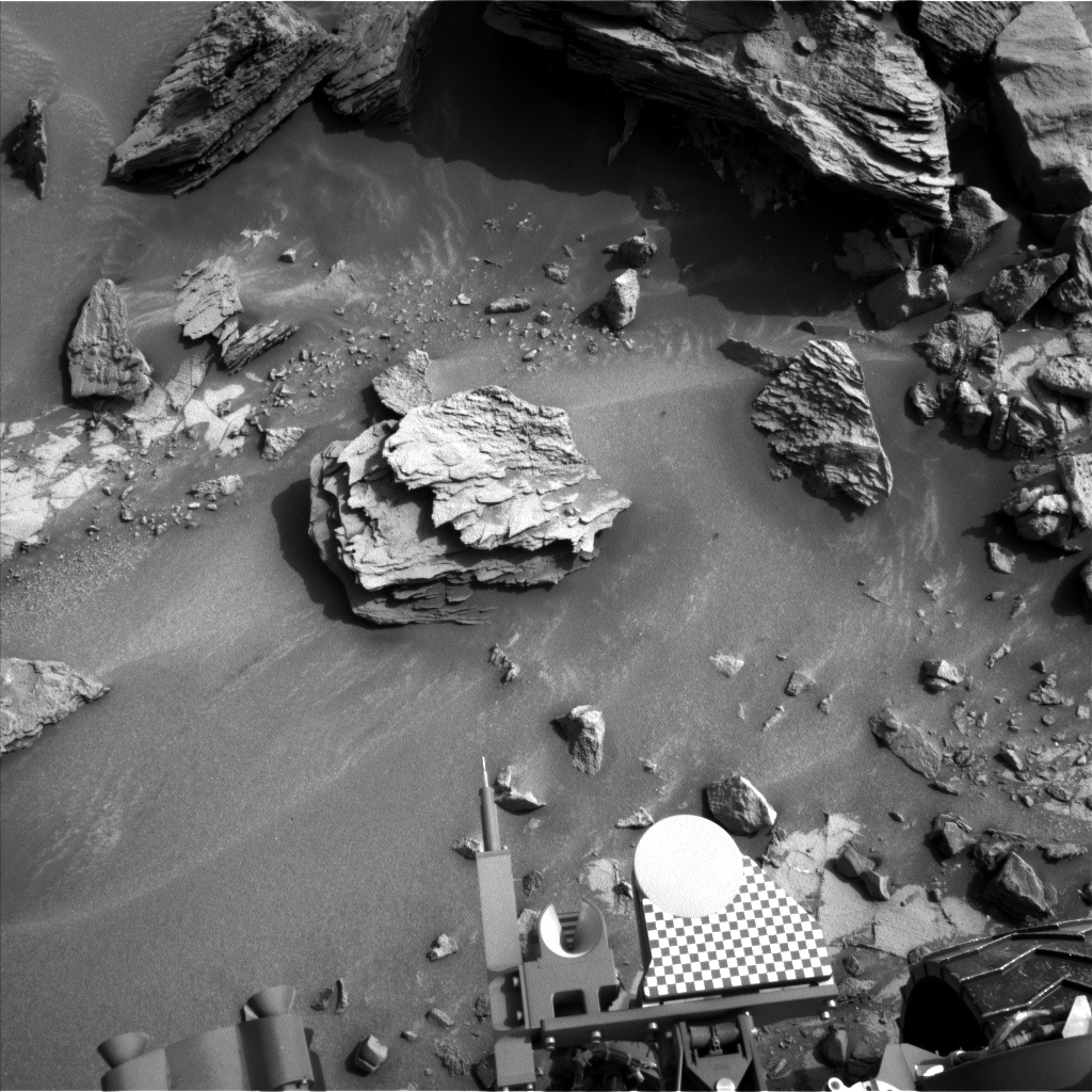 Nasa's Mars rover Curiosity acquired this image using its Left Navigation Camera on Sol 842, at drive 2414, site number 44