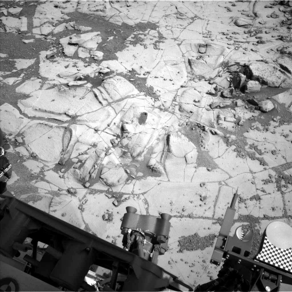 Nasa's Mars rover Curiosity acquired this image using its Left Navigation Camera on Sol 881, at drive 0, site number 45