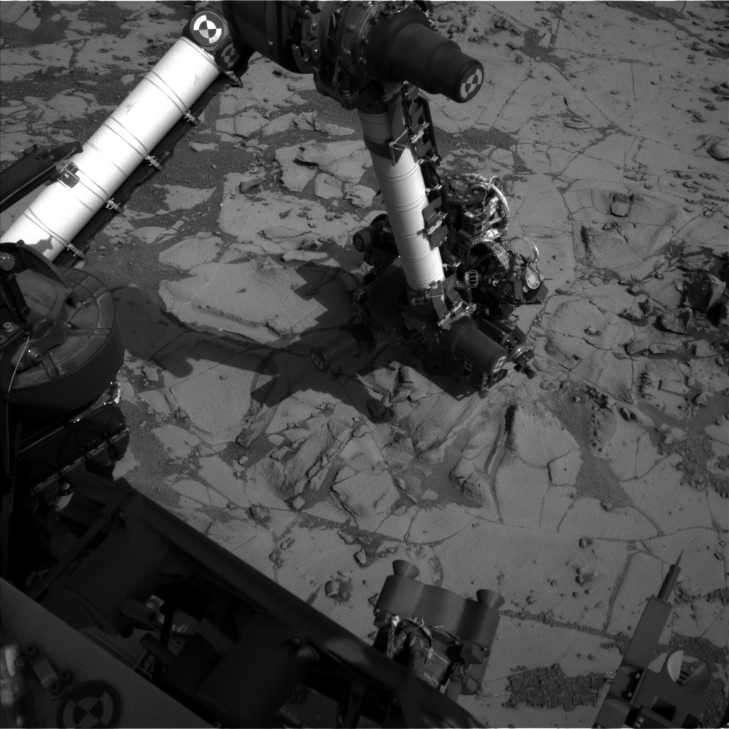 Nasa's Mars rover Curiosity acquired this image using its Left Navigation Camera on Sol 882, at drive 0, site number 45