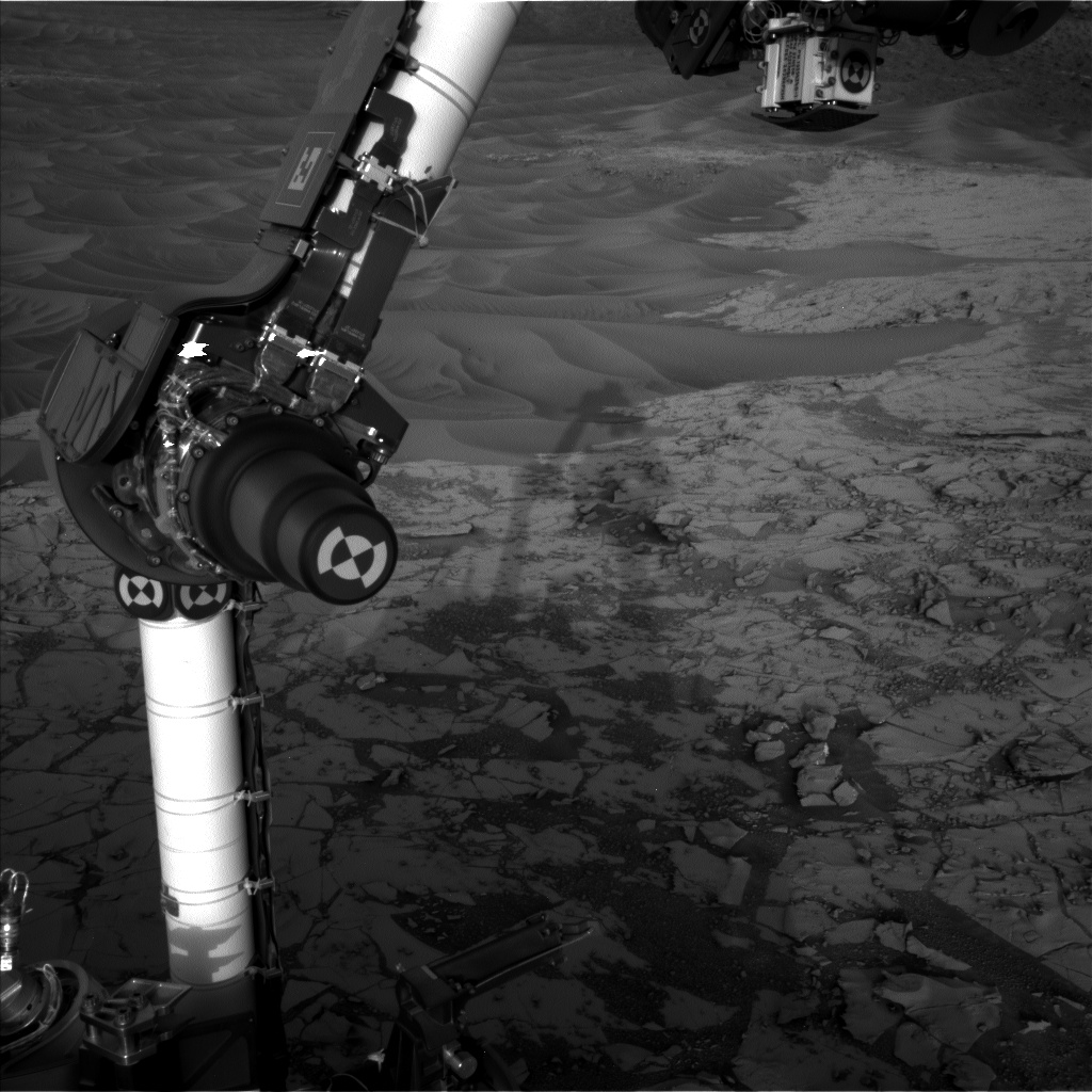 Nasa's Mars rover Curiosity acquired this image using its Left Navigation Camera on Sol 886, at drive 0, site number 45