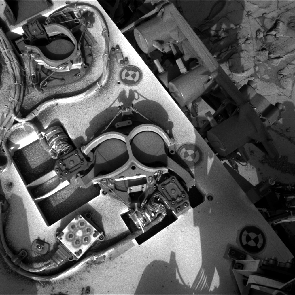Nasa's Mars rover Curiosity acquired this image using its Left Navigation Camera on Sol 887, at drive 0, site number 45