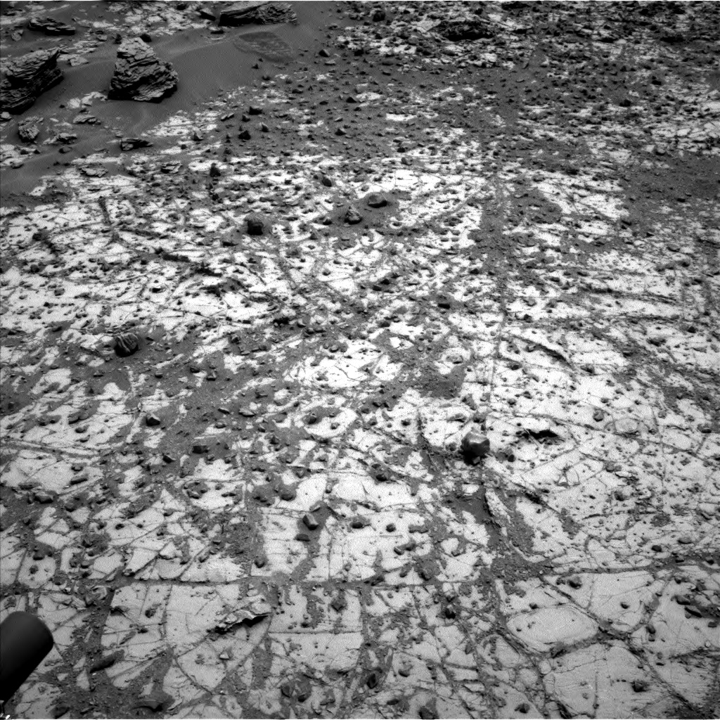 Nasa's Mars rover Curiosity acquired this image using its Left Navigation Camera on Sol 901, at drive 330, site number 45