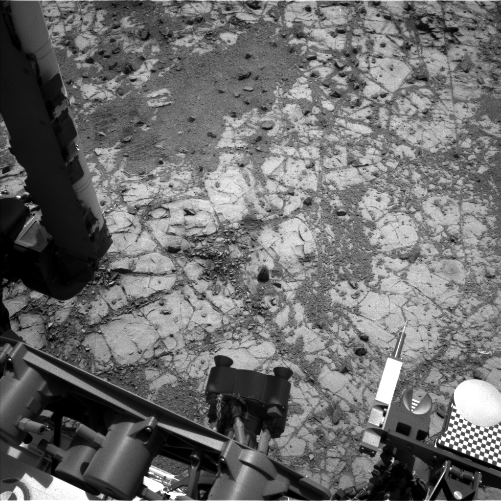 Nasa's Mars rover Curiosity acquired this image using its Left Navigation Camera on Sol 906, at drive 450, site number 45