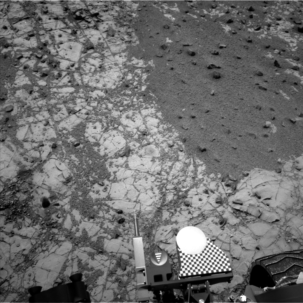 Nasa's Mars rover Curiosity acquired this image using its Left Navigation Camera on Sol 906, at drive 450, site number 45