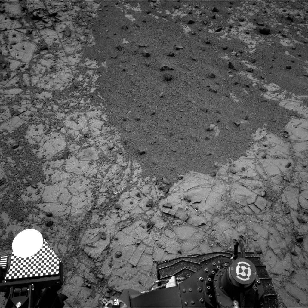 Nasa's Mars rover Curiosity acquired this image using its Right Navigation Camera on Sol 906, at drive 450, site number 45