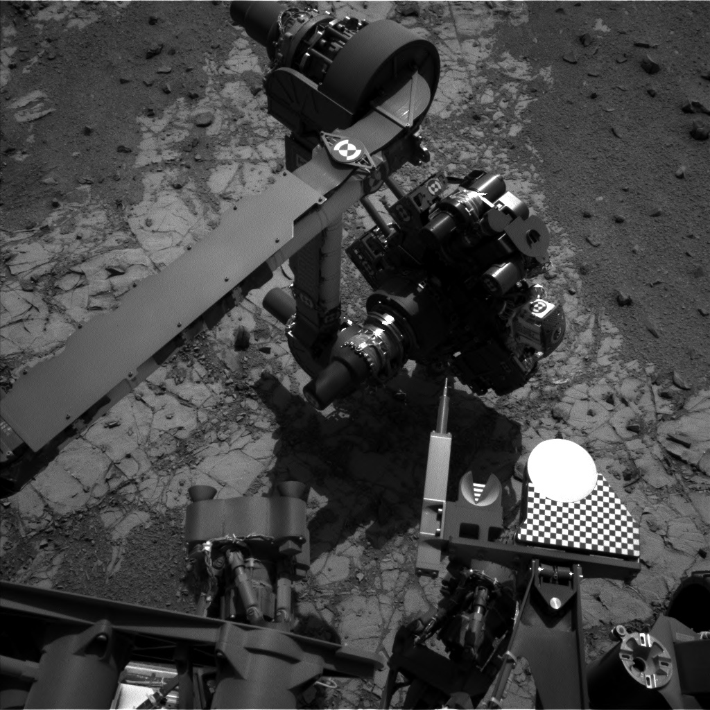 Nasa's Mars rover Curiosity acquired this image using its Left Navigation Camera on Sol 908, at drive 450, site number 45