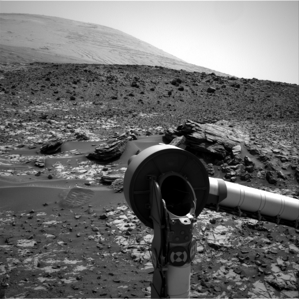 Nasa's Mars rover Curiosity acquired this image using its Right Navigation Camera on Sol 917, at drive 450, site number 45