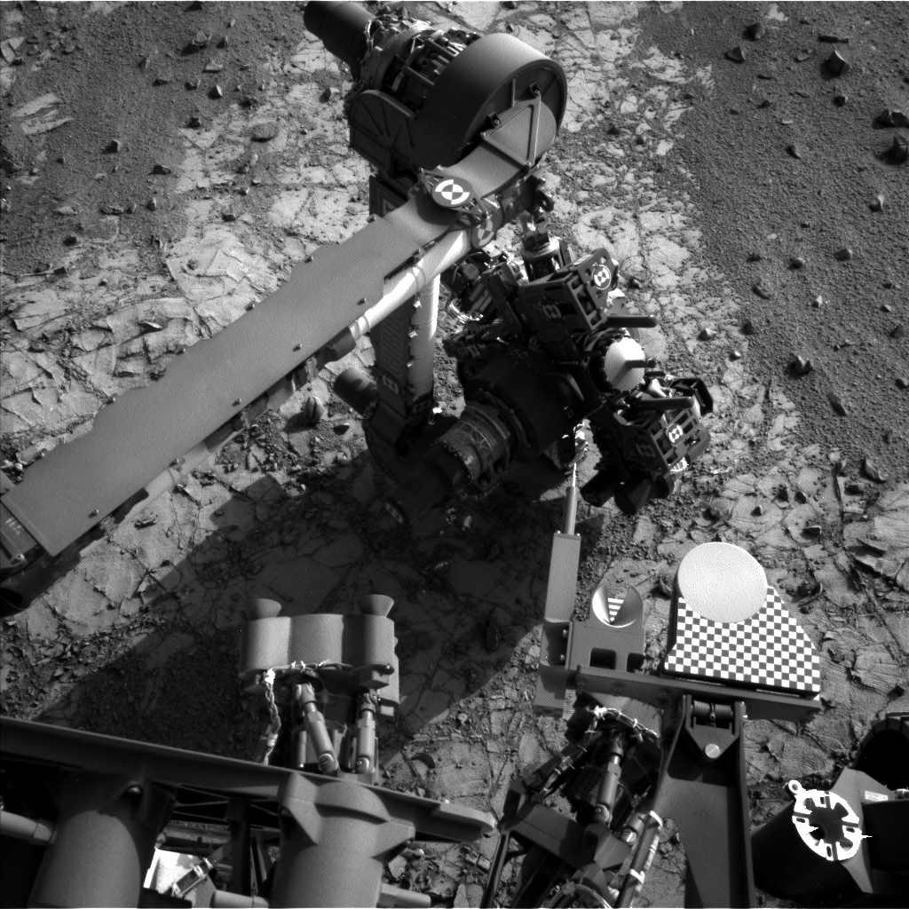 Nasa's Mars rover Curiosity acquired this image using its Left Navigation Camera on Sol 922, at drive 450, site number 45