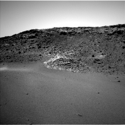 Nasa's Mars rover Curiosity acquired this image using its Left Navigation Camera on Sol 923, at drive 498, site number 45