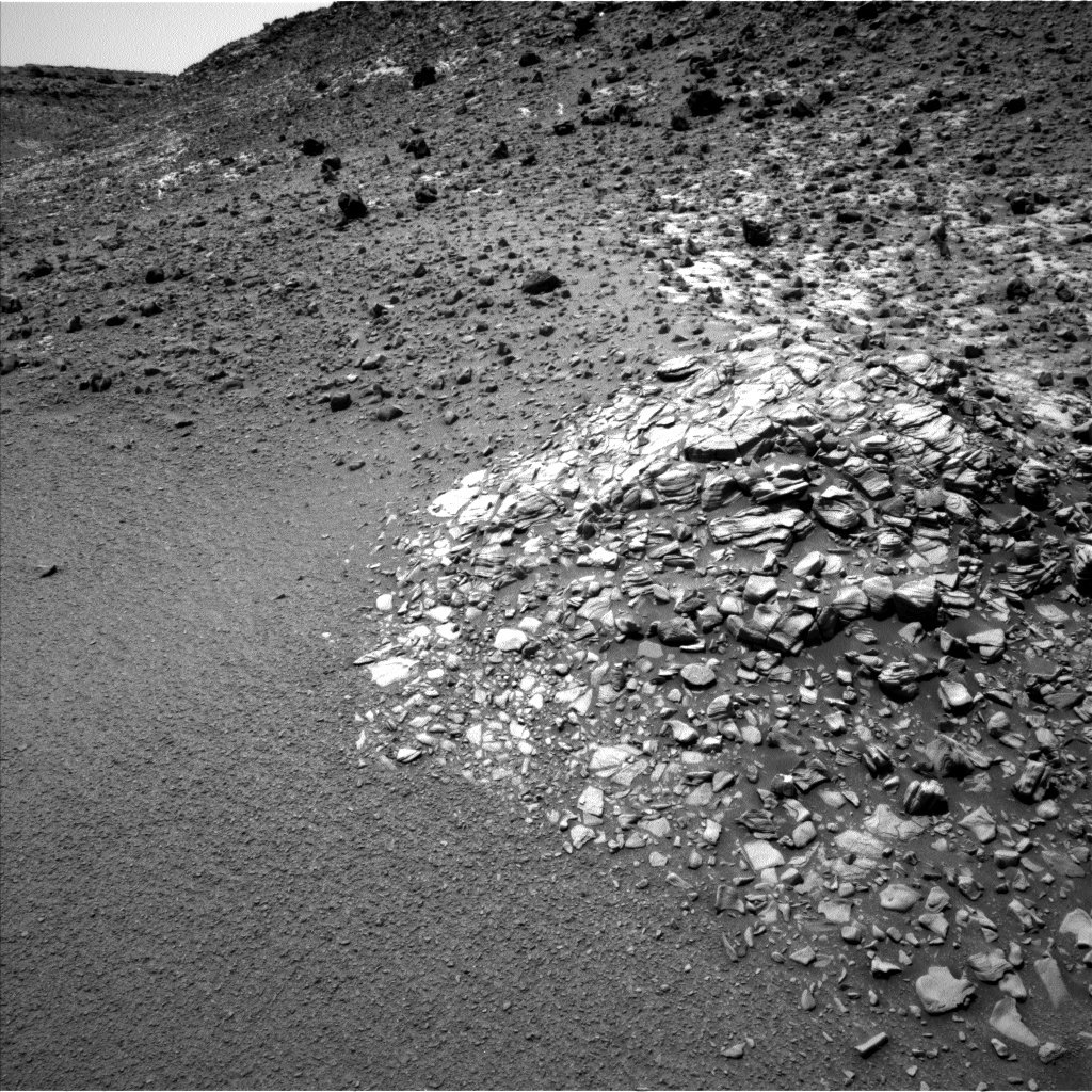 Nasa's Mars rover Curiosity acquired this image using its Left Navigation Camera on Sol 923, at drive 558, site number 45