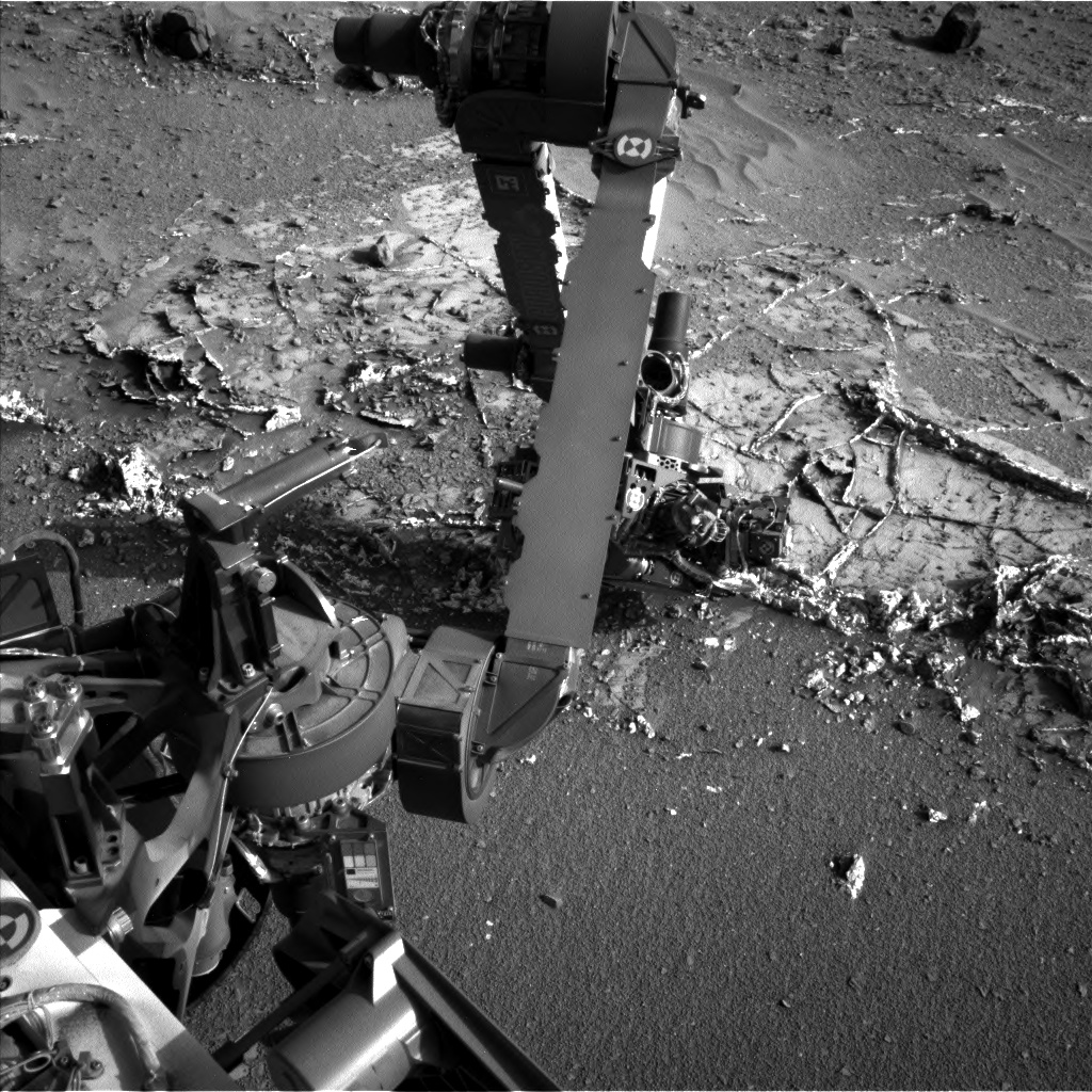 Nasa's Mars rover Curiosity acquired this image using its Left Navigation Camera on Sol 930, at drive 852, site number 45
