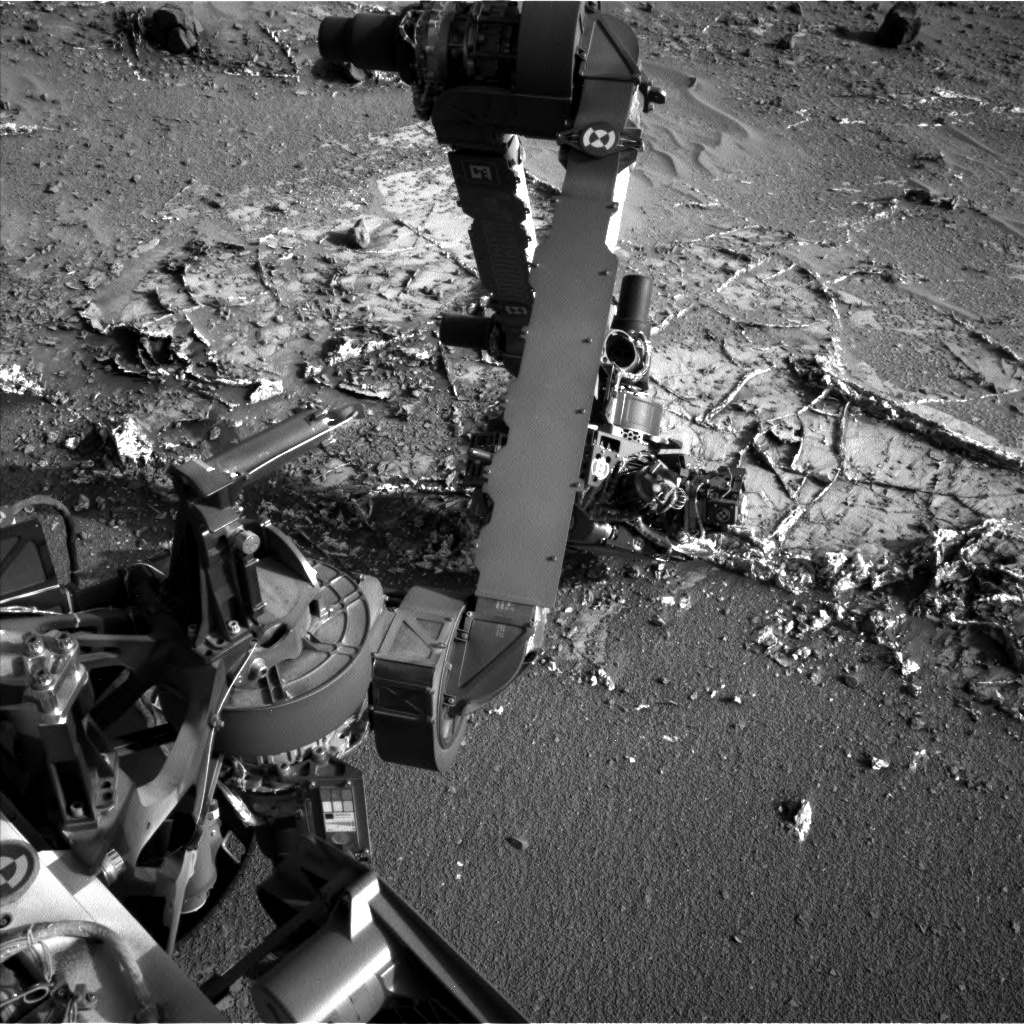 Nasa's Mars rover Curiosity acquired this image using its Left Navigation Camera on Sol 935, at drive 852, site number 45