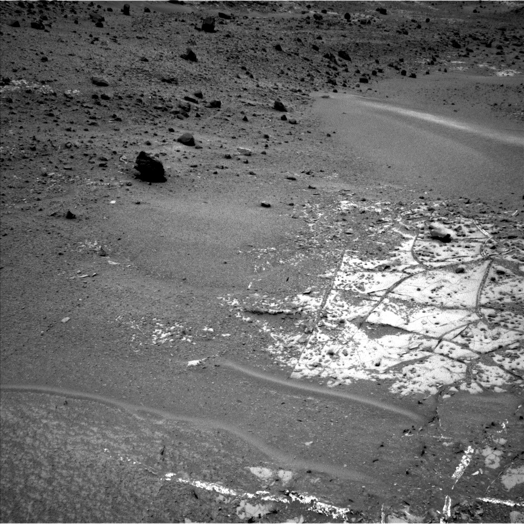 Nasa's Mars rover Curiosity acquired this image using its Left Navigation Camera on Sol 940, at drive 960, site number 45