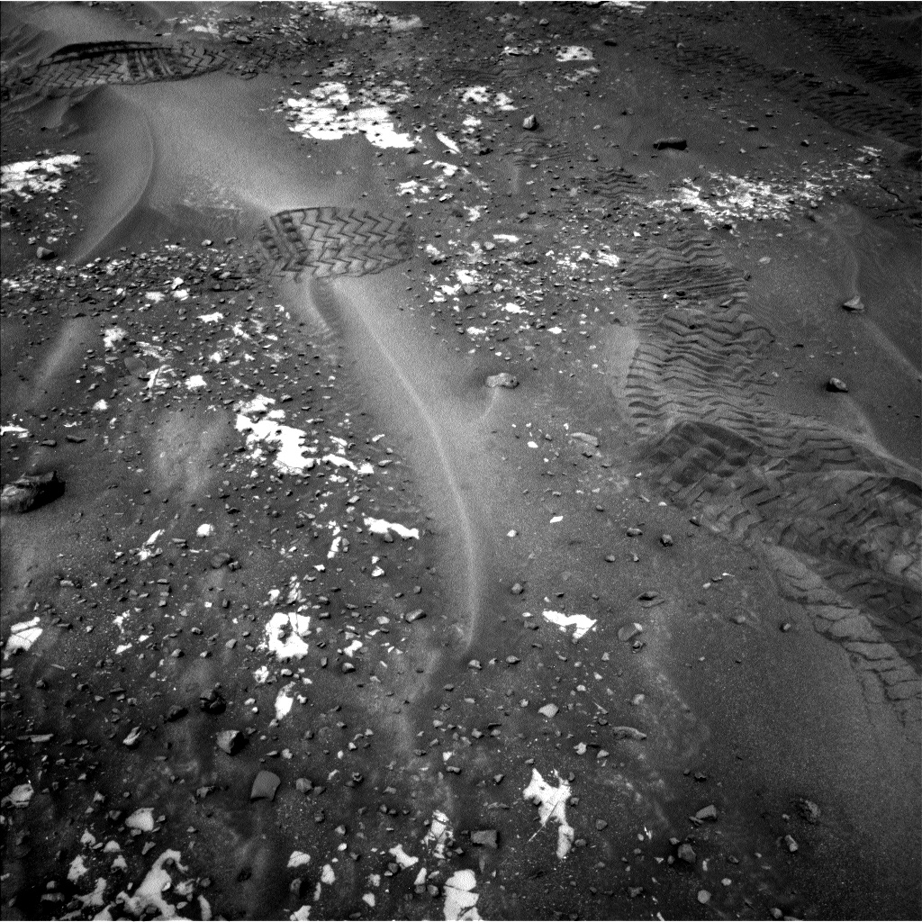Nasa's Mars rover Curiosity acquired this image using its Left Navigation Camera on Sol 987, at drive 412, site number 48
