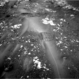 Nasa's Mars rover Curiosity acquired this image using its Left Navigation Camera on Sol 987, at drive 418, site number 48
