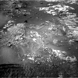 Nasa's Mars rover Curiosity acquired this image using its Left Navigation Camera on Sol 987, at drive 442, site number 48
