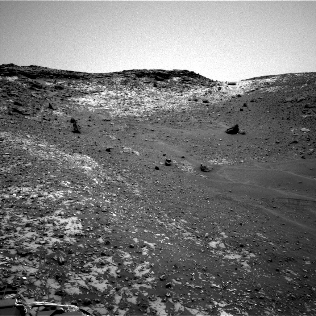 Nasa's Mars rover Curiosity acquired this image using its Left Navigation Camera on Sol 990, at drive 680, site number 48