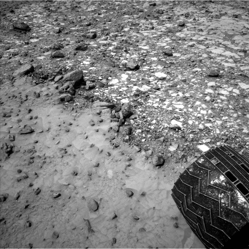 Nasa's Mars rover Curiosity acquired this image using its Left Navigation Camera on Sol 991, at drive 1146, site number 48