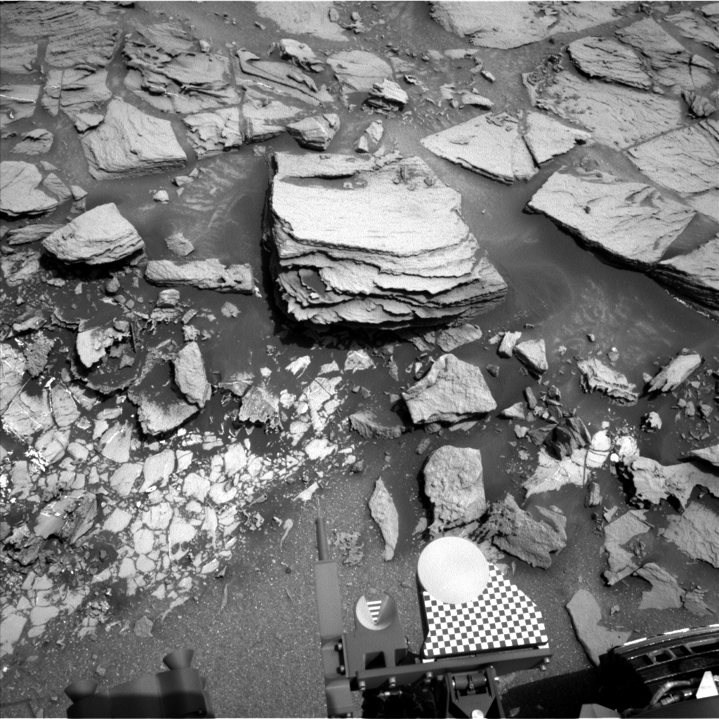 Nasa's Mars rover Curiosity acquired this image using its Left Navigation Camera on Sol 998, at drive 1570, site number 48
