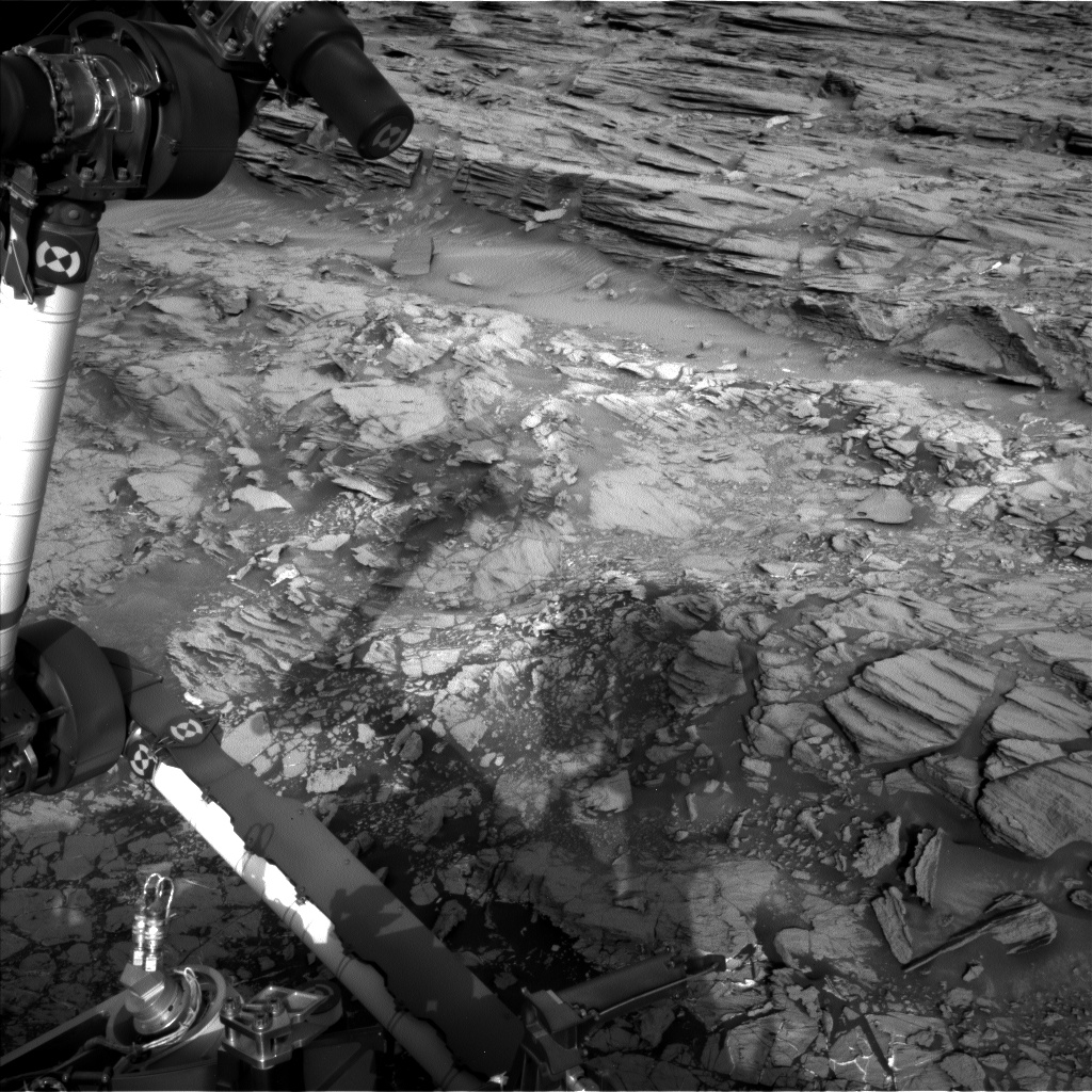 Nasa's Mars rover Curiosity acquired this image using its Left Navigation Camera on Sol 1001, at drive 1570, site number 48
