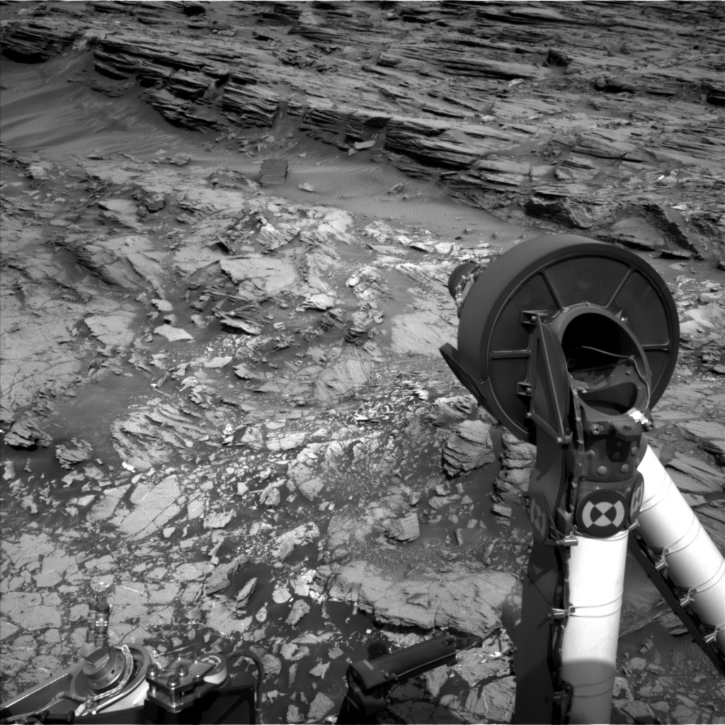 Nasa's Mars rover Curiosity acquired this image using its Left Navigation Camera on Sol 1003, at drive 1570, site number 48