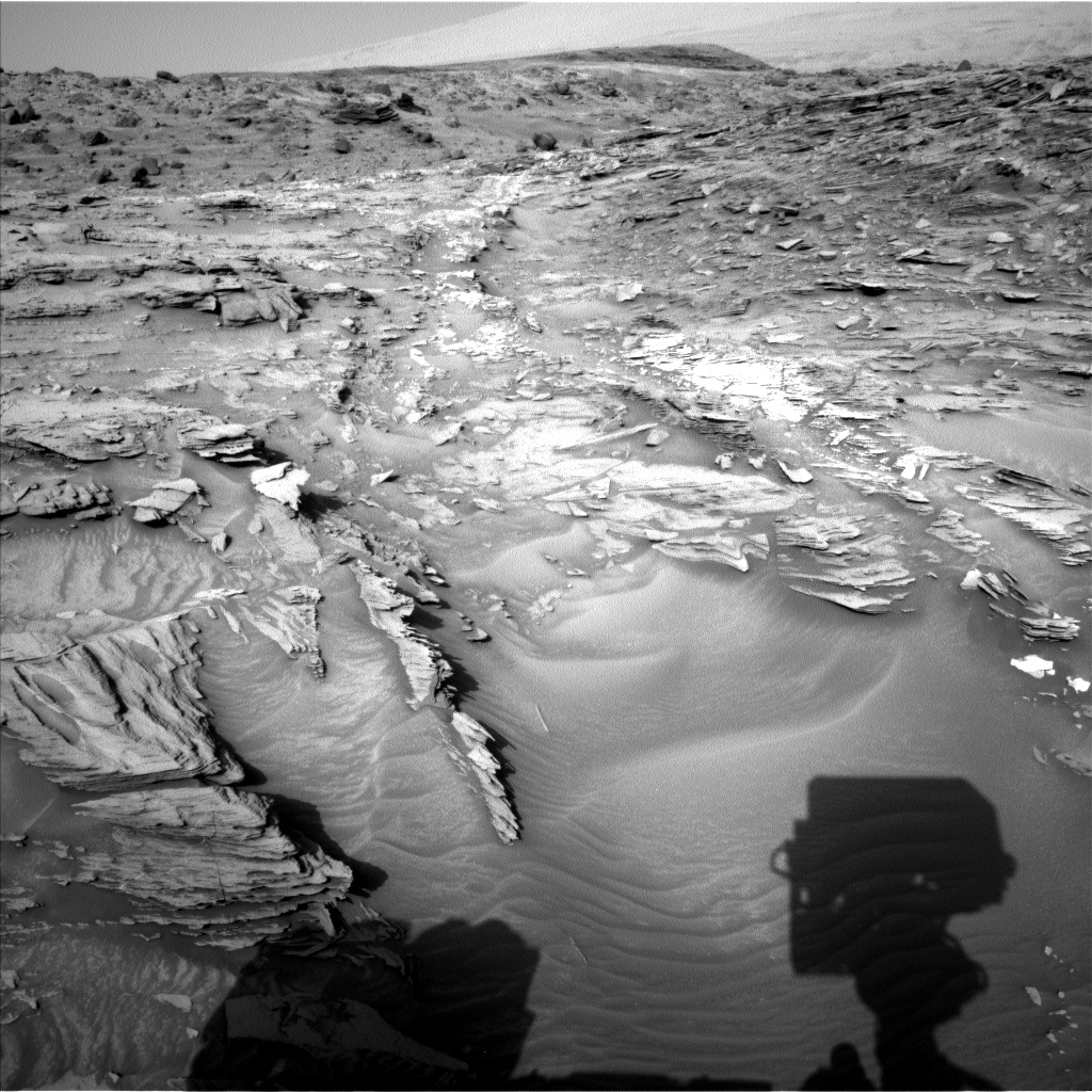 Nasa's Mars rover Curiosity acquired this image using its Left Navigation Camera on Sol 1085, at drive 1798, site number 49