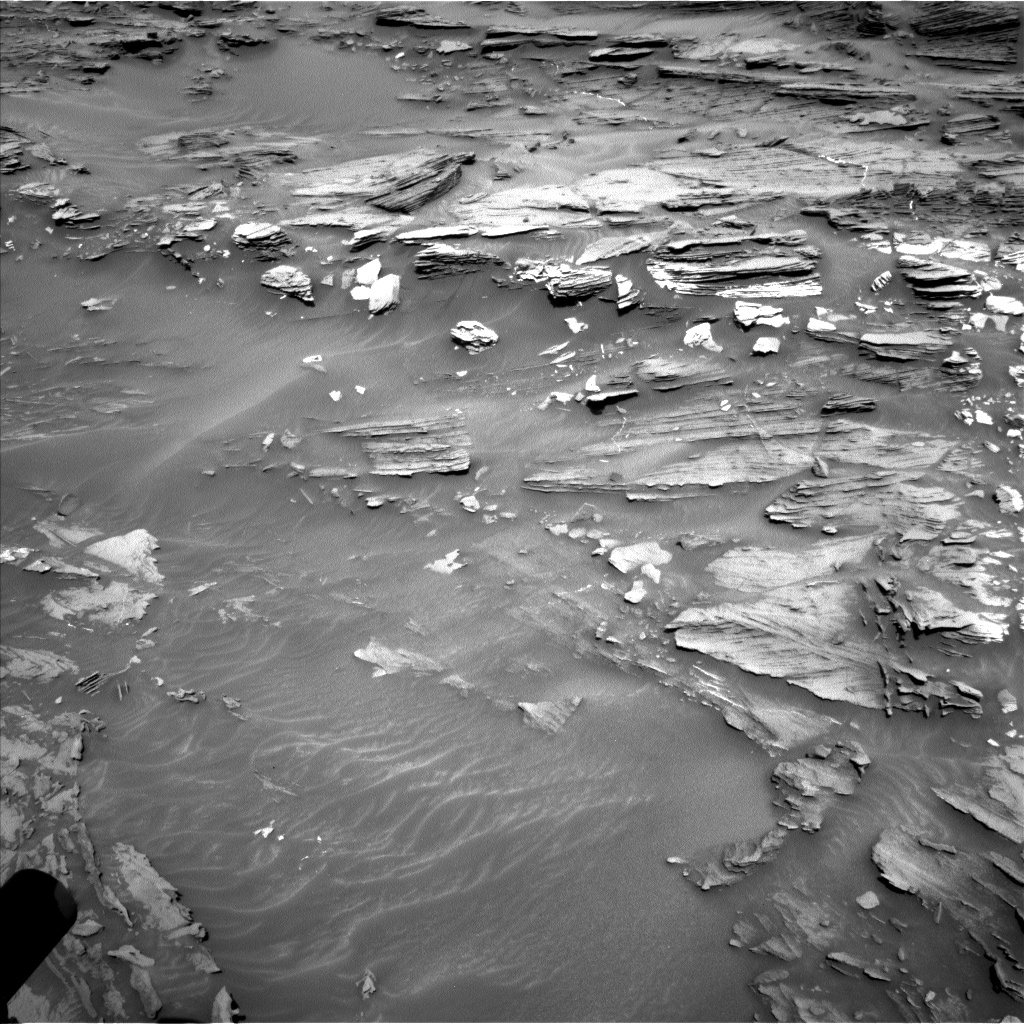 Nasa's Mars rover Curiosity acquired this image using its Left Navigation Camera on Sol 1087, at drive 1846, site number 49