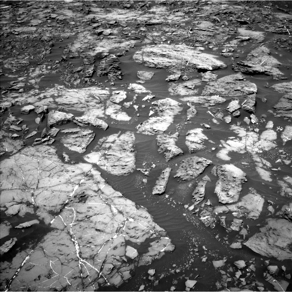 Nasa's Mars rover Curiosity acquired this image using its Left Navigation Camera on Sol 1185, at drive 1754, site number 51