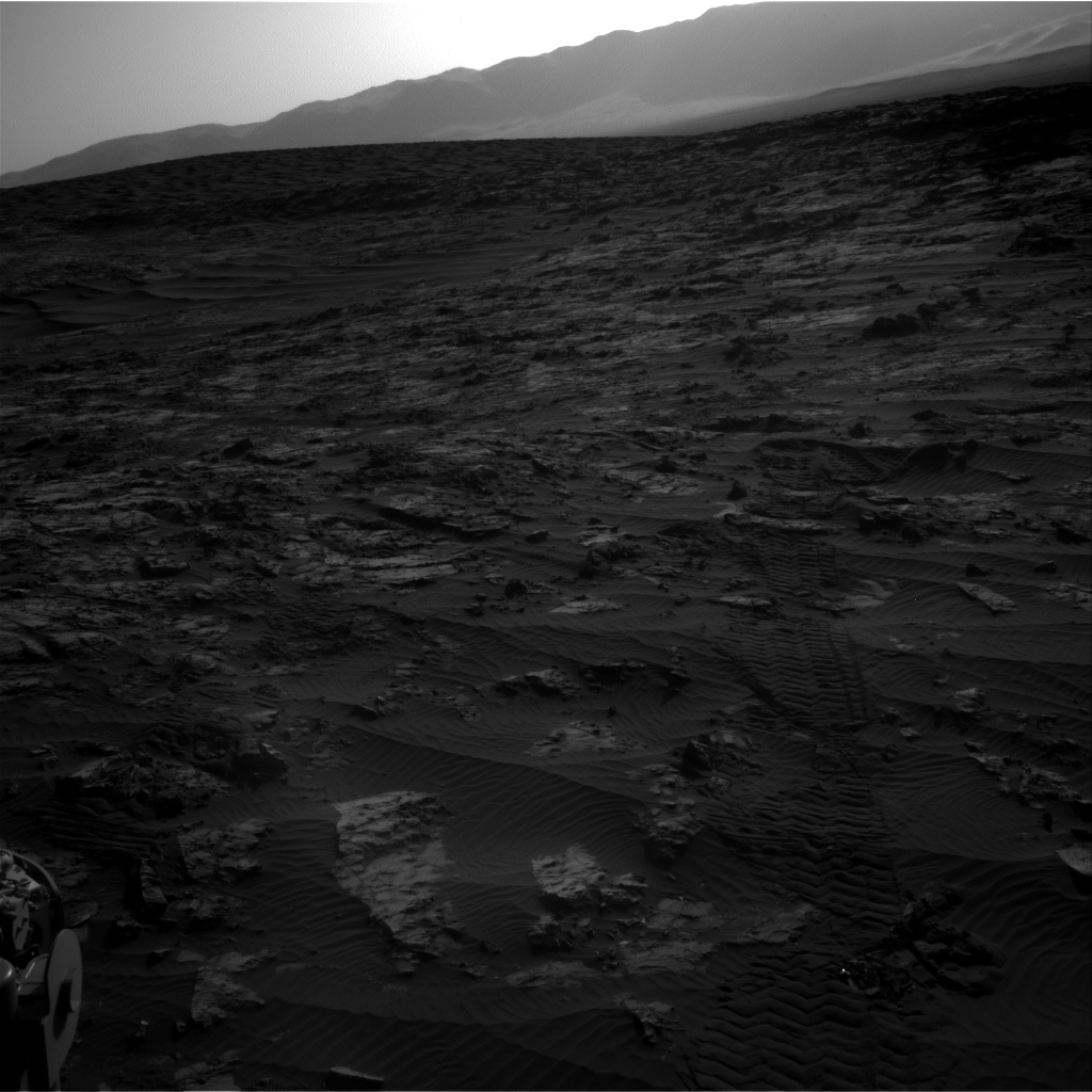 Nasa's Mars rover Curiosity acquired this image using its Right Navigation Camera on Sol 1194, at drive 2704, site number 51