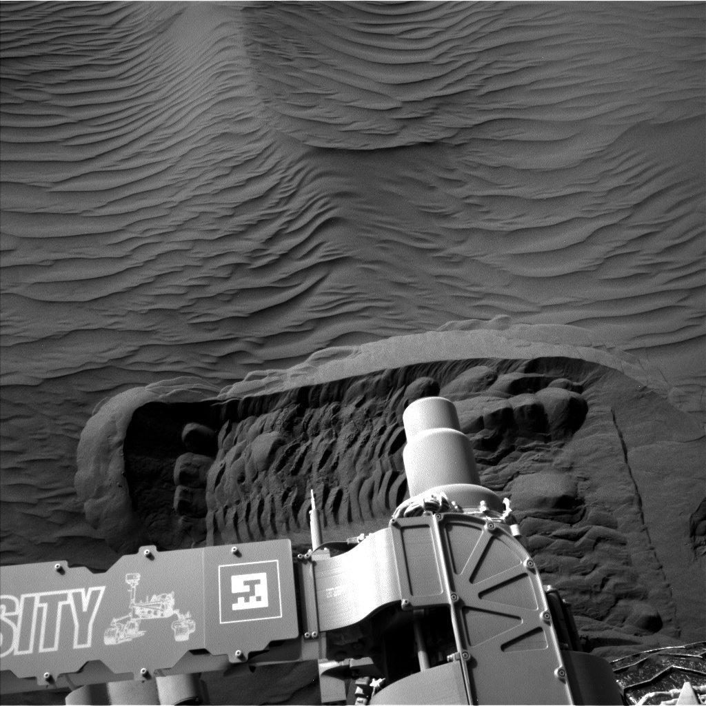 Nasa's Mars rover Curiosity acquired this image using its Left Navigation Camera on Sol 1221, at drive 1162, site number 52