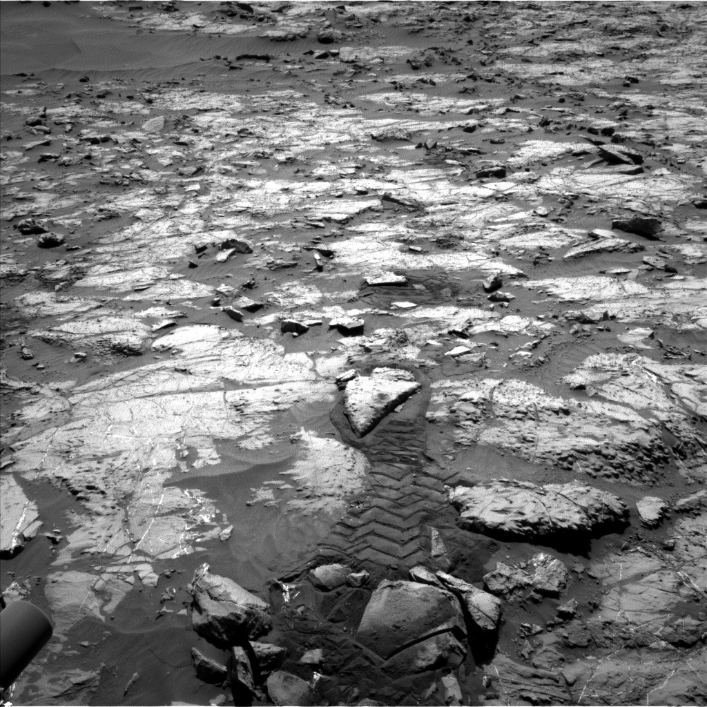 Nasa's Mars rover Curiosity acquired this image using its Left Navigation Camera on Sol 1250, at drive 2352, site number 52
