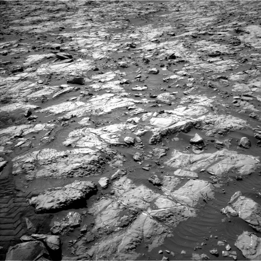 Nasa's Mars rover Curiosity acquired this image using its Left Navigation Camera on Sol 1250, at drive 2352, site number 52
