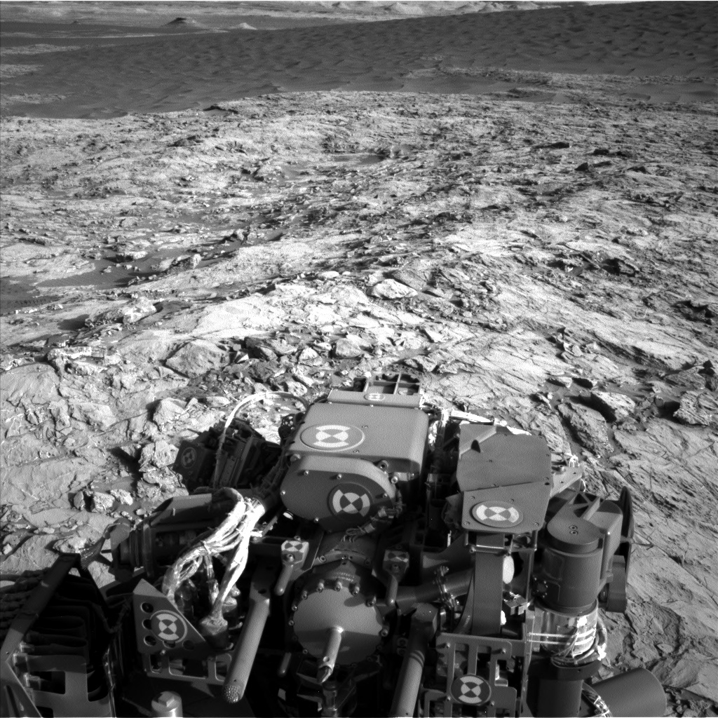 Nasa's Mars rover Curiosity acquired this image using its Left Navigation Camera on Sol 1260, at drive 2772, site number 52
