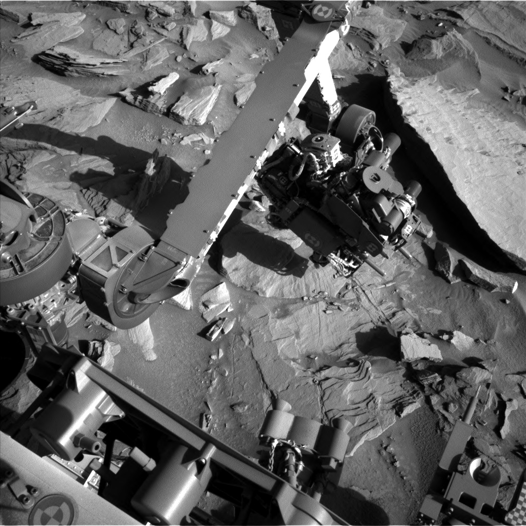 Nasa's Mars rover Curiosity acquired this image using its Left Navigation Camera on Sol 1287, at drive 1994, site number 53
