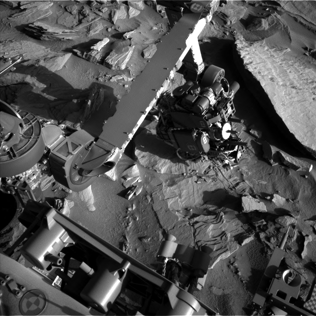 Nasa's Mars rover Curiosity acquired this image using its Left Navigation Camera on Sol 1287, at drive 1994, site number 53