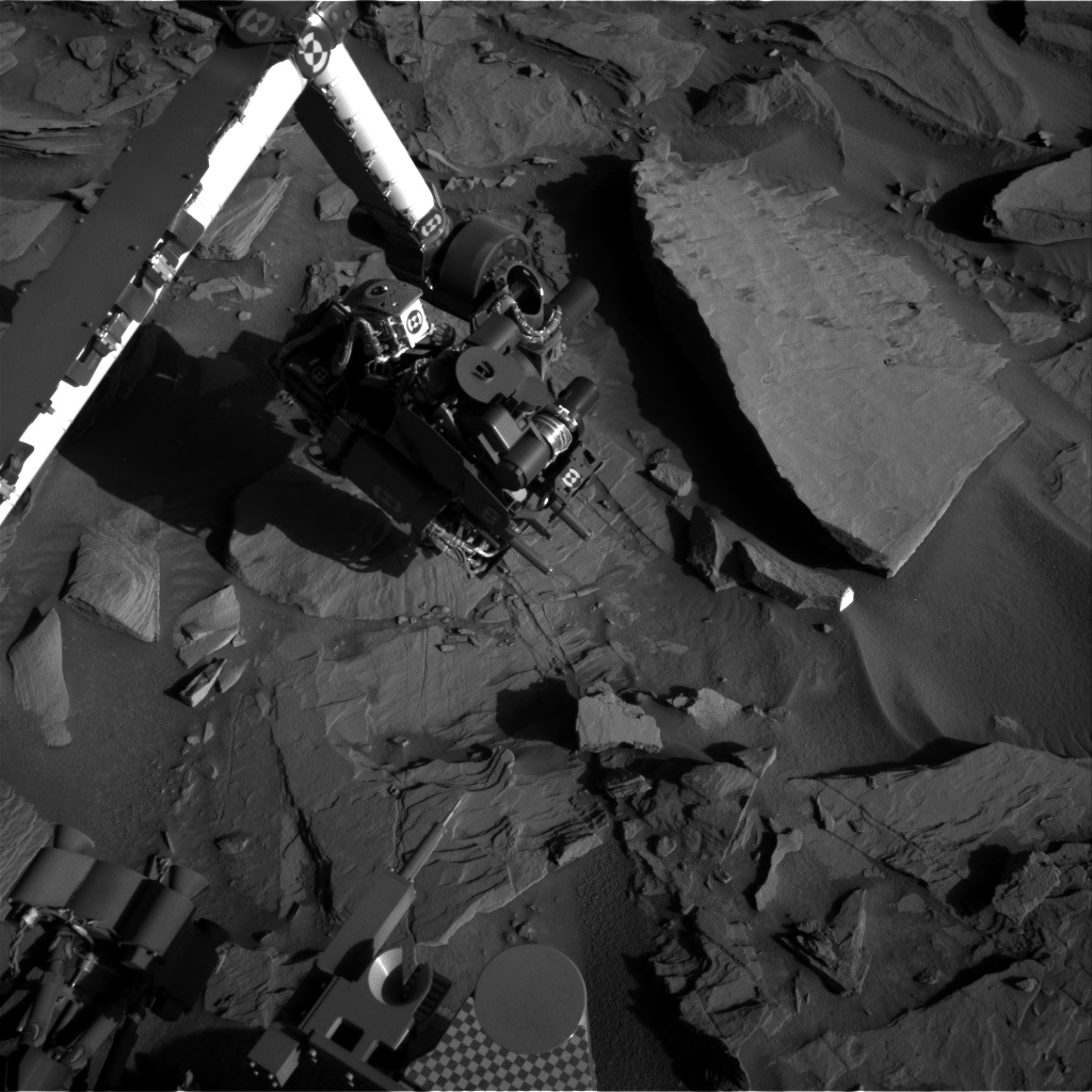 Nasa's Mars rover Curiosity acquired this image using its Right Navigation Camera on Sol 1287, at drive 1994, site number 53
