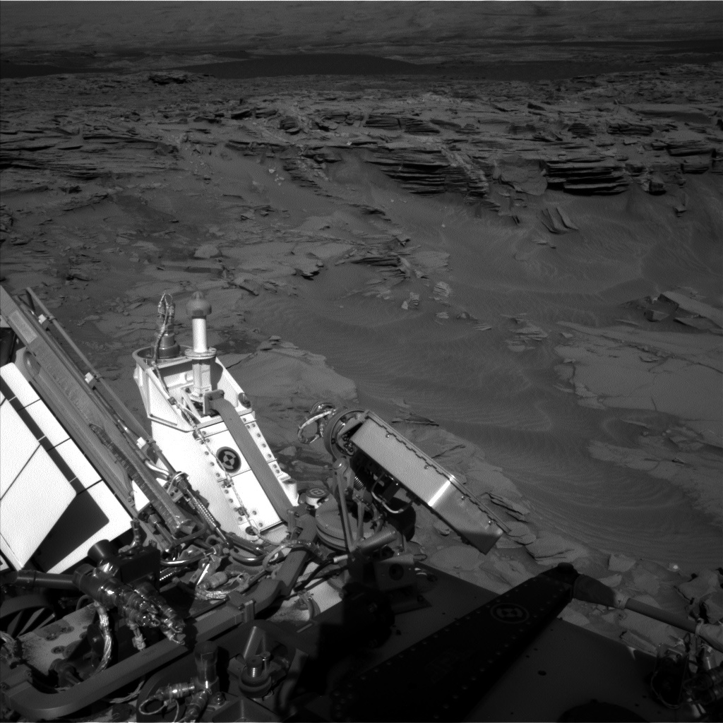 Nasa's Mars rover Curiosity acquired this image using its Left Navigation Camera on Sol 1294, at drive 2578, site number 53