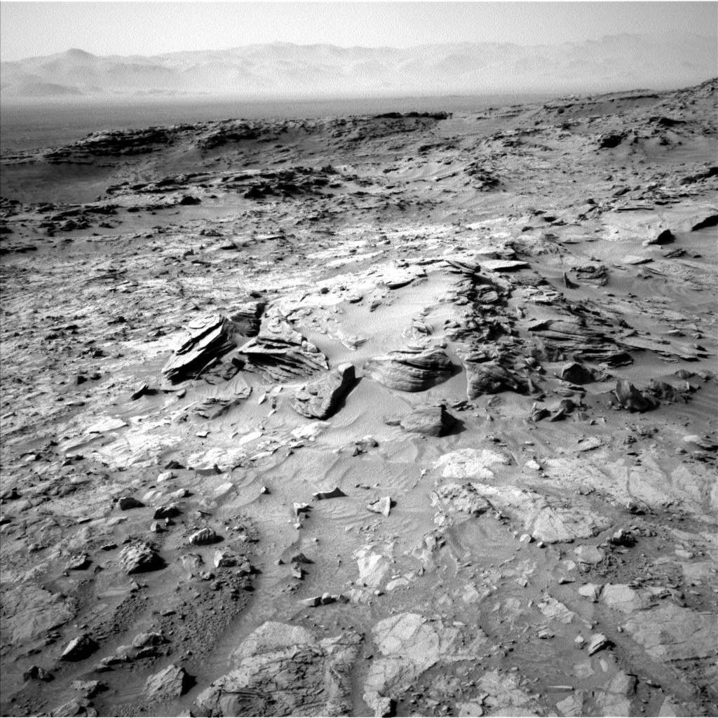Nasa's Mars rover Curiosity acquired this image using its Left Navigation Camera on Sol 1353, at drive 2202, site number 54