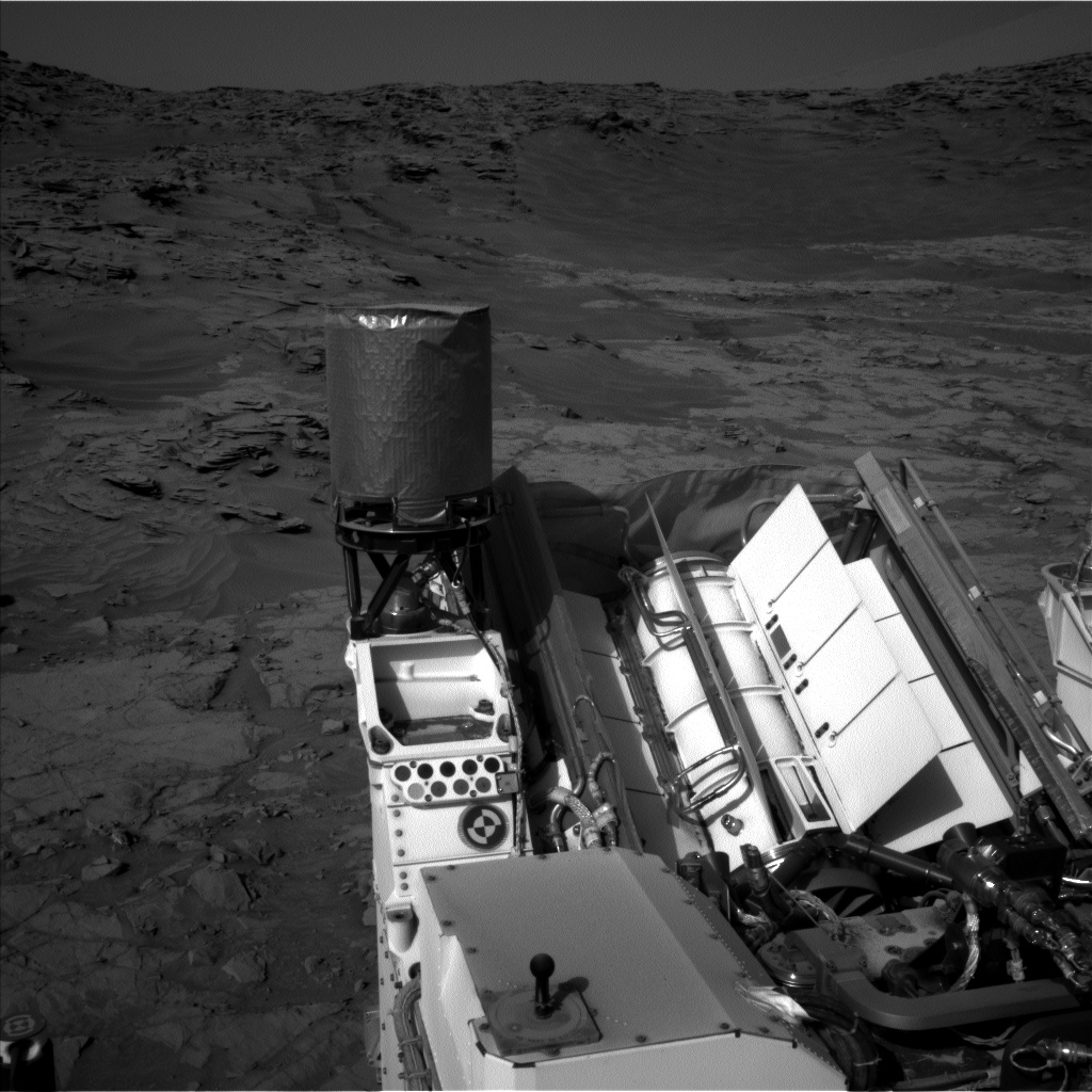 Nasa's Mars rover Curiosity acquired this image using its Left Navigation Camera on Sol 1353, at drive 2202, site number 54