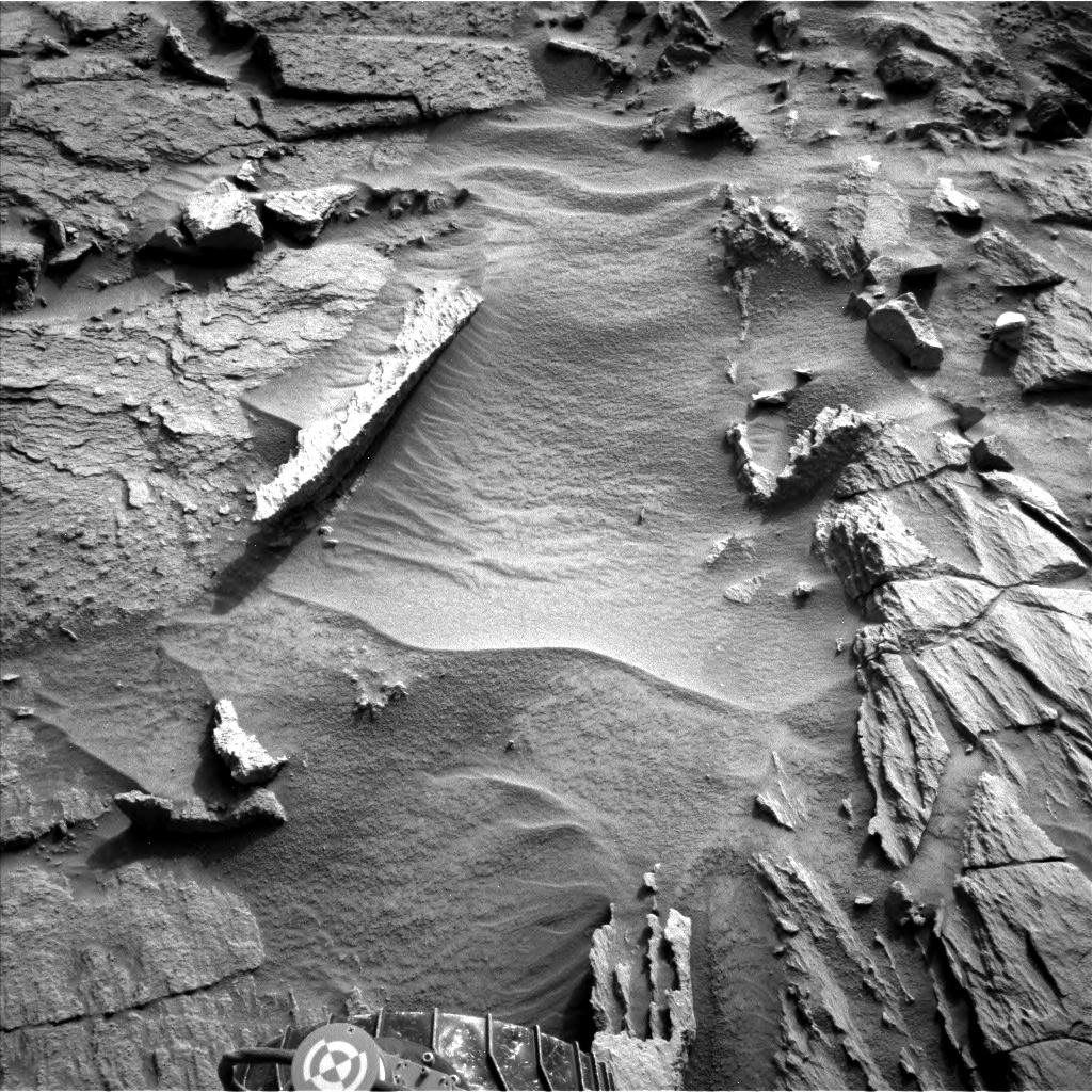 Nasa's Mars rover Curiosity acquired this image using its Left Navigation Camera on Sol 1371, at drive 2784, site number 54