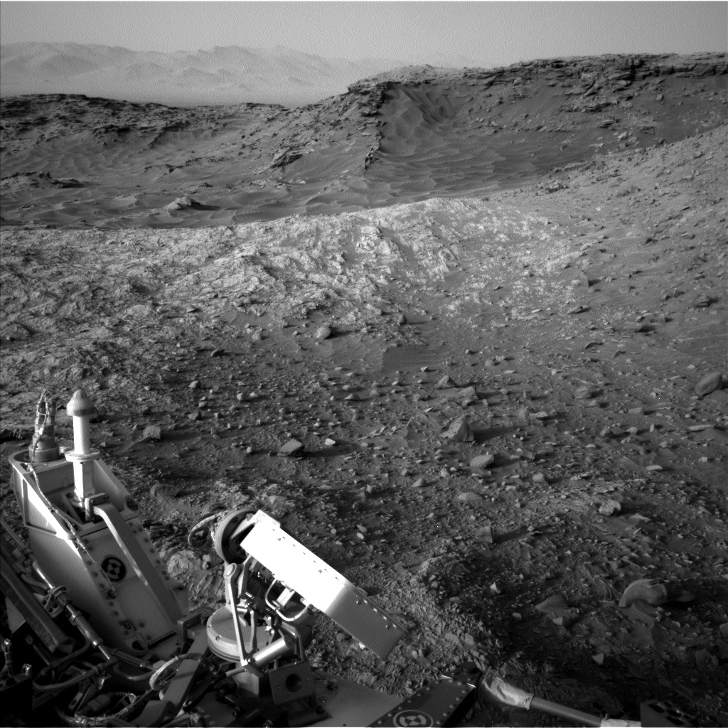 Nasa's Mars rover Curiosity acquired this image using its Left Navigation Camera on Sol 1373, at drive 3036, site number 54