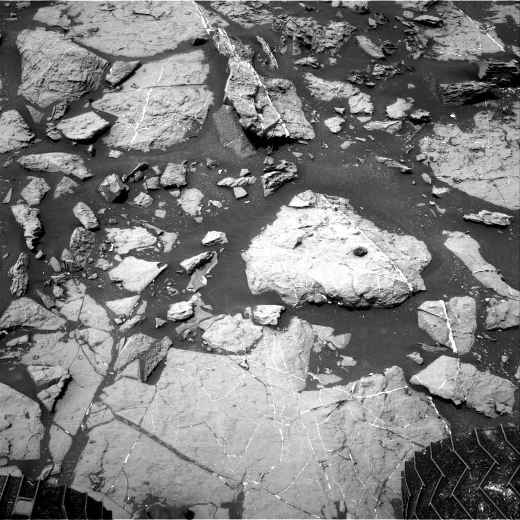 Nasa's Mars rover Curiosity acquired this image using its Right Navigation Camera on Sol 1449, at drive 1942, site number 57